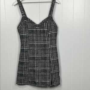 The Free Yoga Womens Jumper M Black White Texture Pattern Lined Back Zip Mini